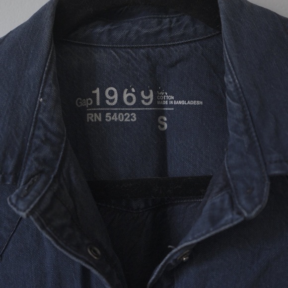 GAP 1969 Denim Shirt - Picture 2 of 4